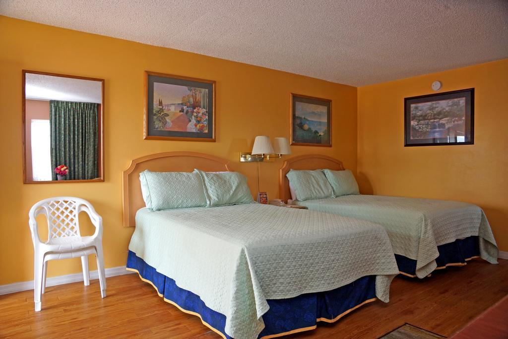 Beachwalk Inn Clearwater Beach Exterior foto