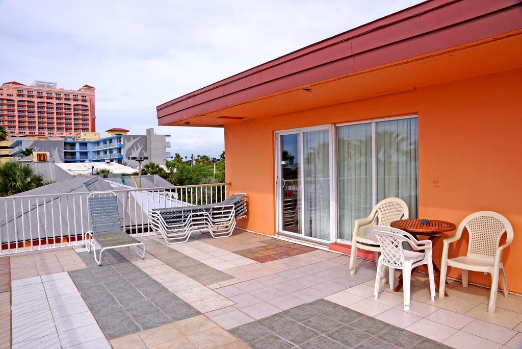 Beachwalk Inn Clearwater Beach Exterior foto