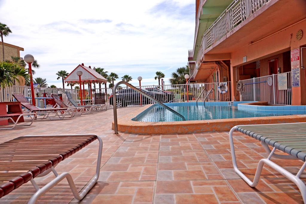 Beachwalk Inn Clearwater Beach Exterior foto