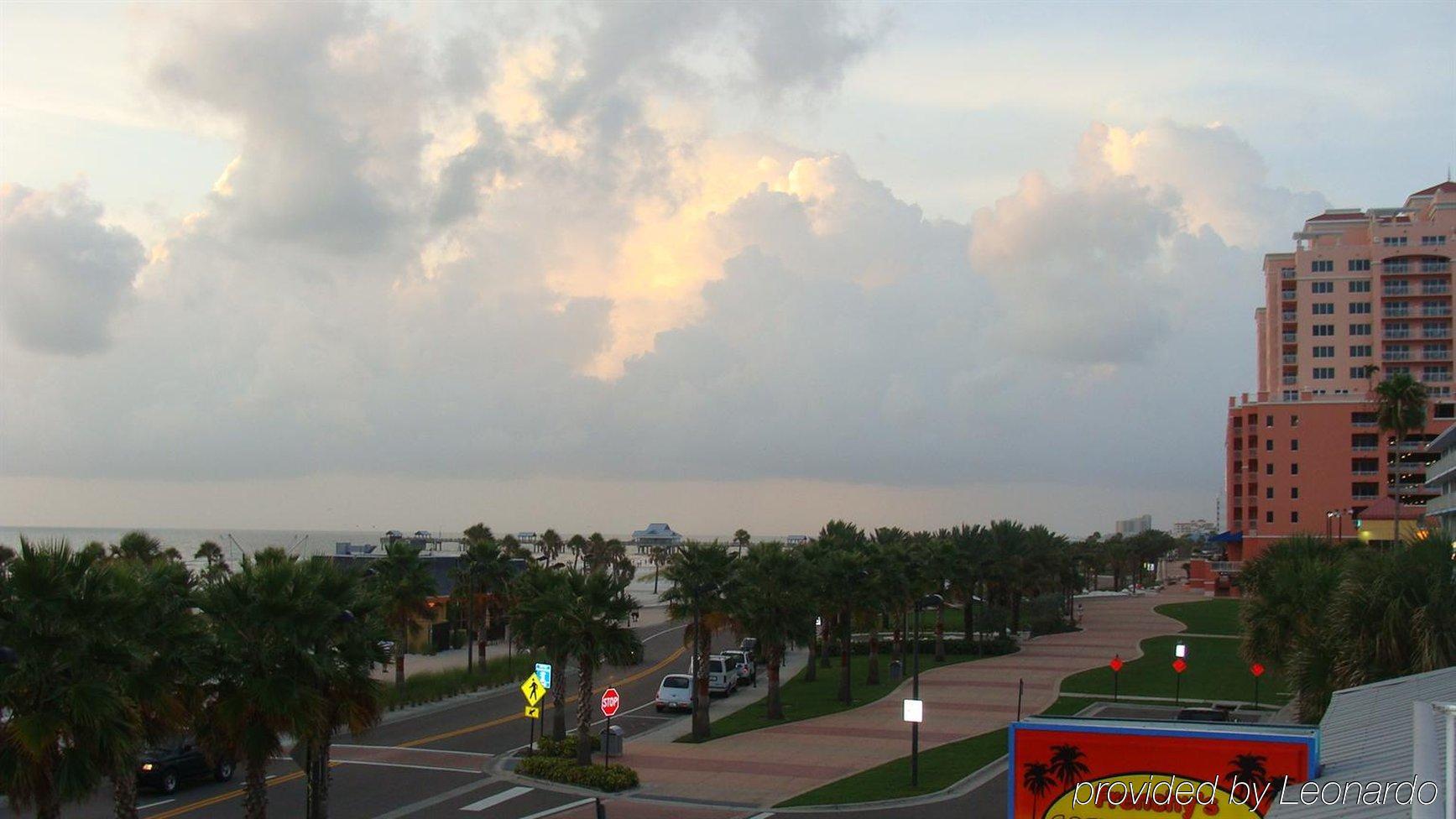 Beachwalk Inn Clearwater Beach Exterior foto