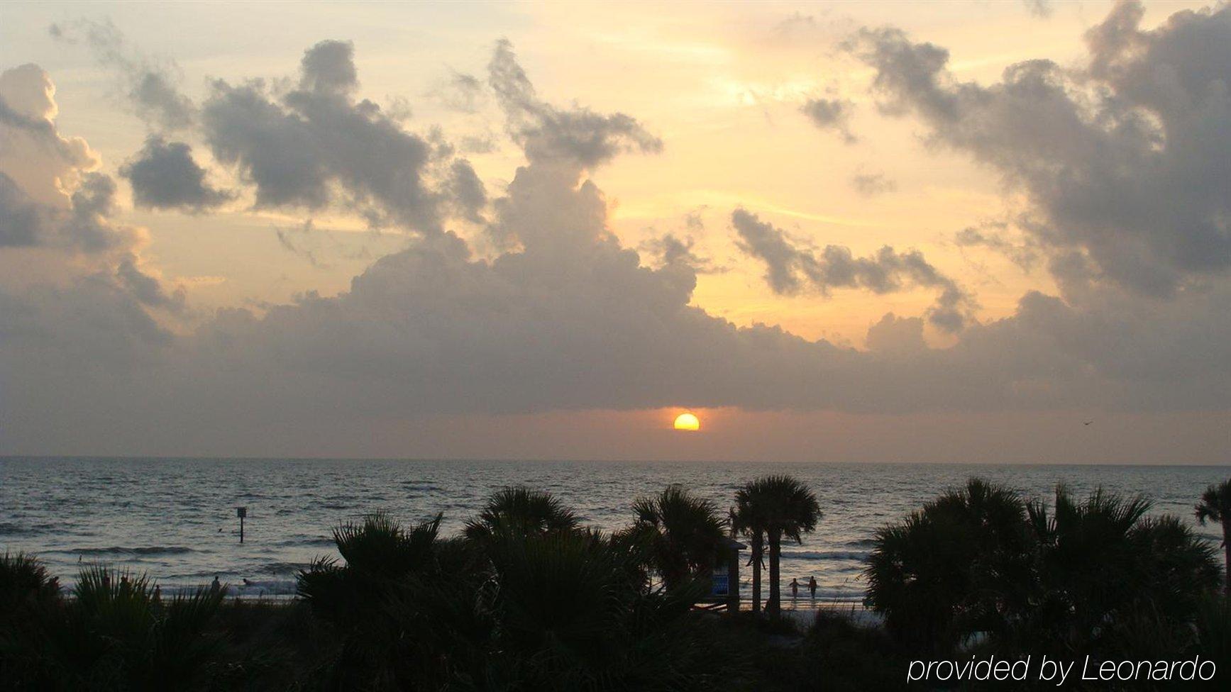 Beachwalk Inn Clearwater Beach Exterior foto