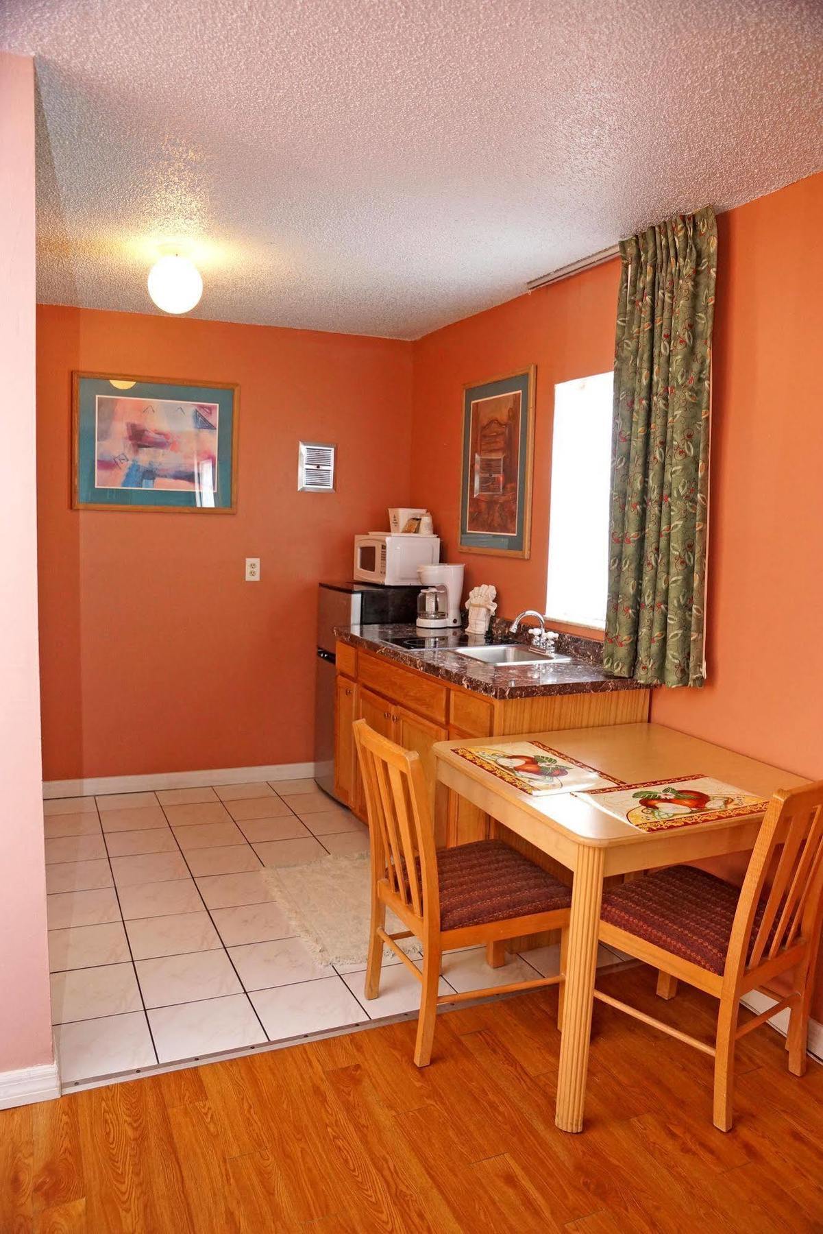 Beachwalk Inn Clearwater Beach Exterior foto