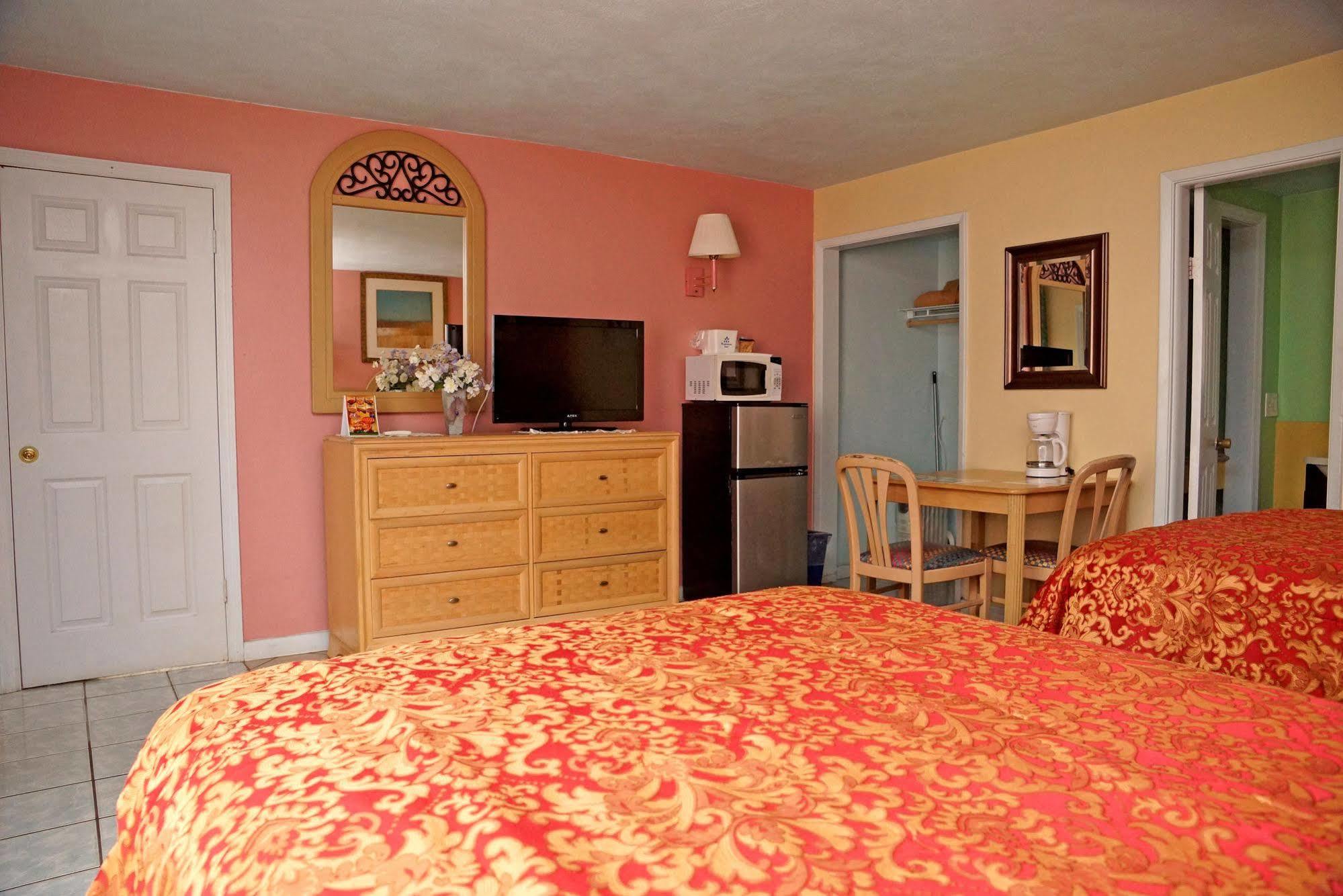 Beachwalk Inn Clearwater Beach Exterior foto