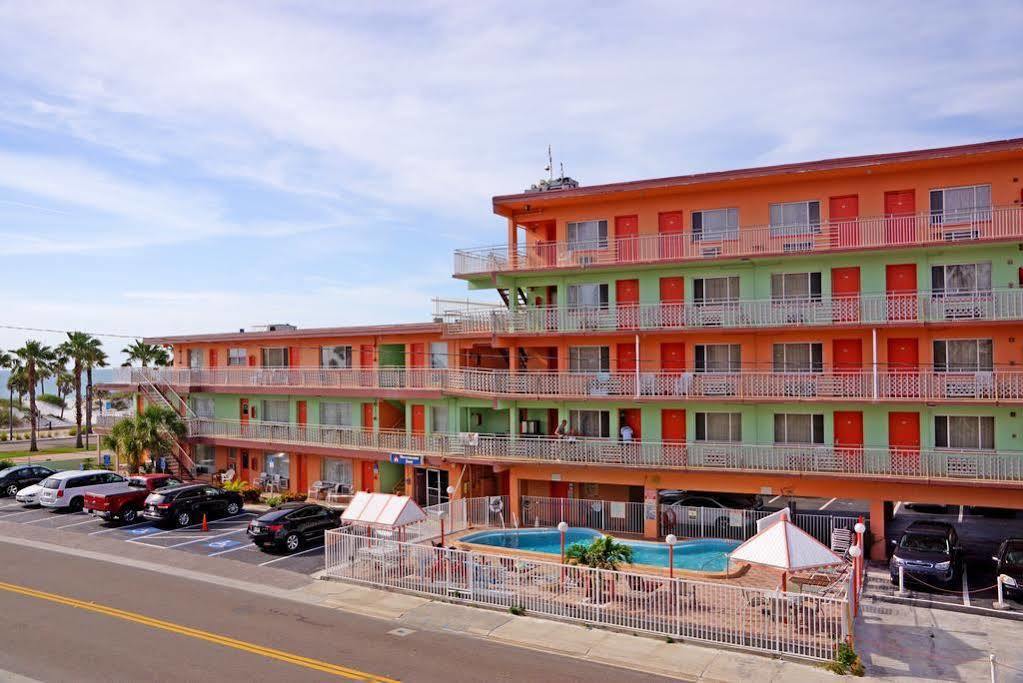 Beachwalk Inn Clearwater Beach Exterior foto