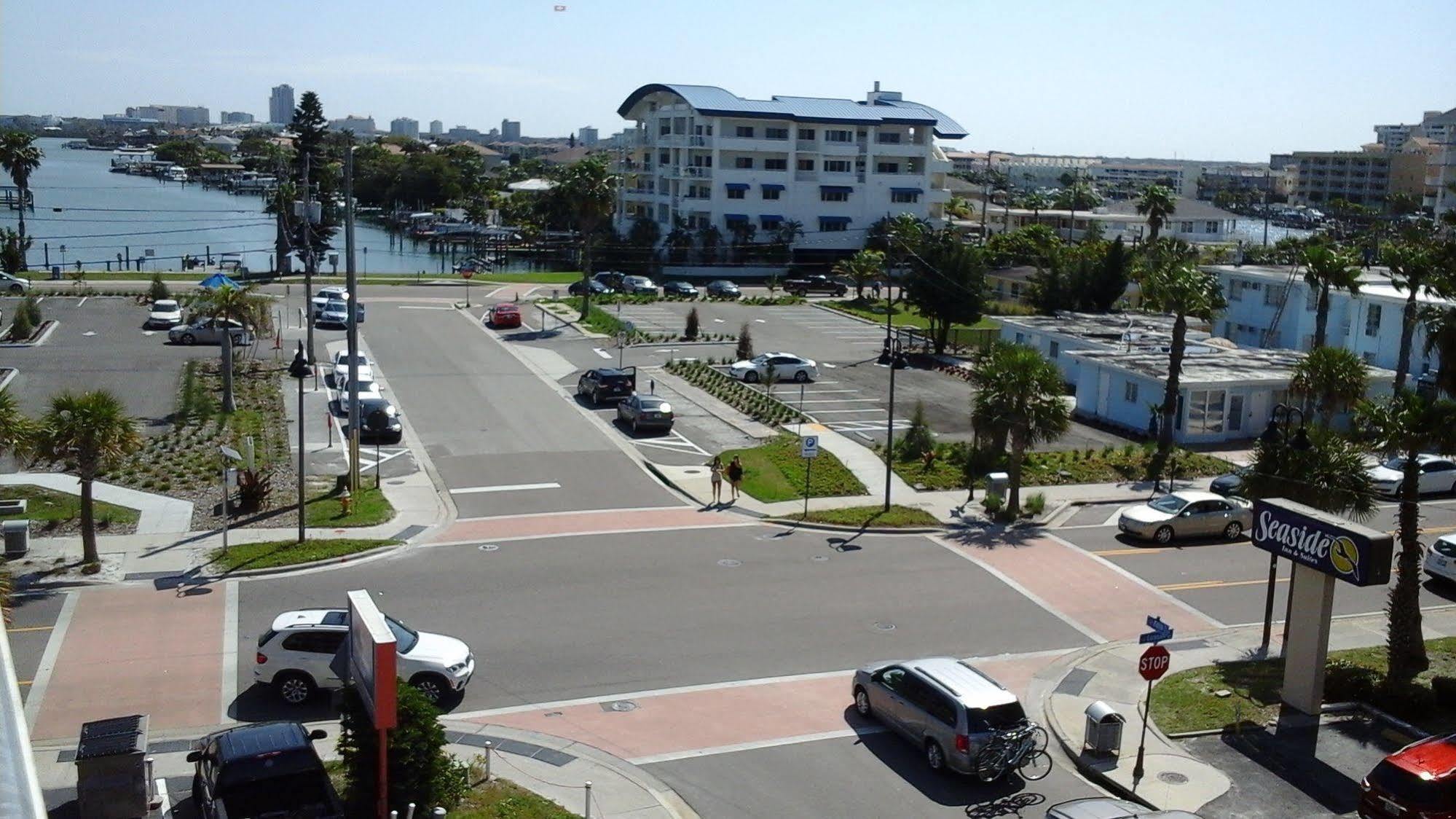 Beachwalk Inn Clearwater Beach Exterior foto